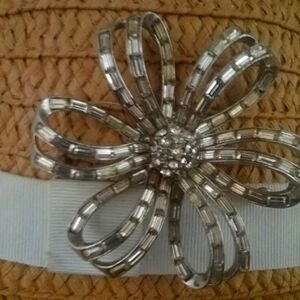 Vintage Flower Rhinestone Pin
